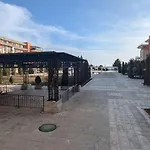 Beachfront 1br In Prestige By Flat Manаger Lejlighed 4*