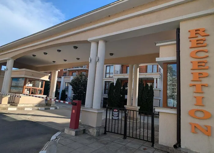 Bright And Spacious Beachfront With Sea View By Flat Manаger Appartement Sveti Vlas