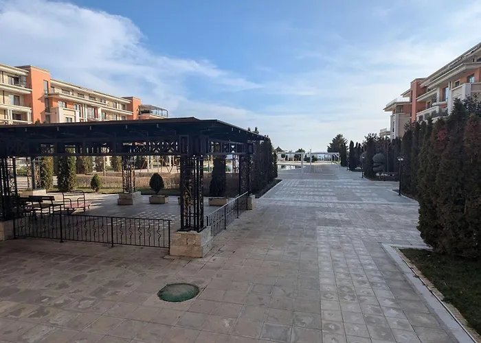 Bright And Spacious Beachfront With Sea View By Flat Manаger Apartament *