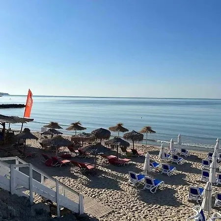 Beachfront 1br In Prestige By Flat Manаger Apartment 4*